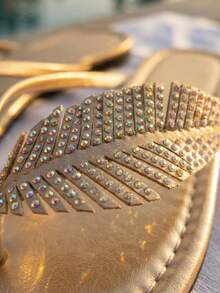 New Summer Rhinestone Leaf Flat Flip Flops, Versatile Elegant Comfortable Suitable For Beach, Resort Wear - Gold - View 5