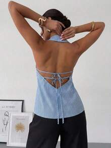 negra ajustada de estilo casual y elegante para la temporada de primavera/verano, con cuello asimétrico, sin mangas, escote halter, espalda descubierta y decoración de lazo - Azul y blanco - Ver 1