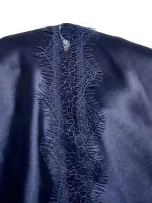 2026 Nuevo vestido minimalista de primavera/verano para mujer, vestido corto de tirantes finos con bajo asimétrico de encaje de contraste de unicolor, azul marino - Azul marino - Ver 9