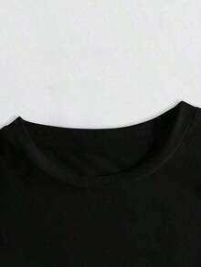 Women's "Queen Of Hearts" T-Shirt - Casual, Polyester, Short Sleeve, Round Neck, With Vibrant Poker Card Design, Suitable For All Seasons, Summer Black - Black - View 5