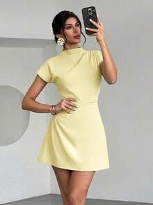 Vestido mini de línea A con fruncido de unicolor, adecuado para el uso diario en verano - Amarillo claro - Ver 8