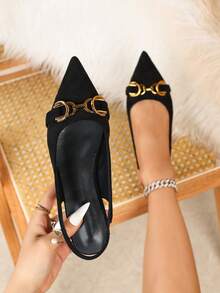 Mẫu sandal đế bằng mũi nhọn màu đen dành cho nữ, kiểu dáng casual, có quai ngang mắt cá chân, thuộc bộ sưu tập thời trang Xuân/Hè mới. - màu đen - Xem 1