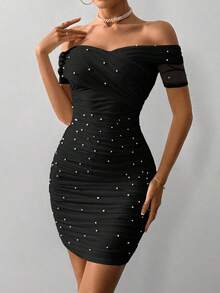 Vestido mini ajustado de mujer con hombros abiertos, manga corta, abalorios y drapeado - Negro - Ver 5