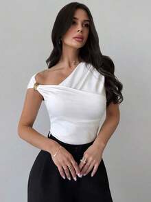 Camiseta blanca ajustada con hombro asimétrico, cintura fruncida, para mujer.Atuendo modesto y elegante para uso diario, playa, aeropuerto, vacaciones, trabajo como maestra. - Blanco - Ver 8