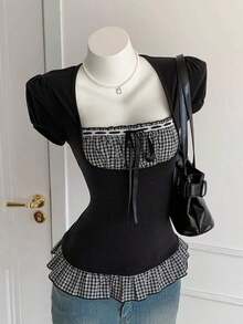 Blusa de verano elegante con volantes en el bajo, estampado de flores diminutas y parches - Blanco y Negro - Ver 8