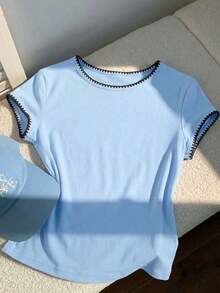 2026 Nueva Moda Camiseta Casual Versátil de Mujer con Cuello Redondo y Mangas Cortas, Contraste de Ribete, Top de Verano, Ropa de Primavera para Exteriores, Top Beige Casual Y2K - Celeste - Ver 5