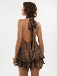 Vestido corto de verano para mujer con cuello halter, espalda descubierta y volantes con estampado de cuadros - Óxido marrón - Ver 2