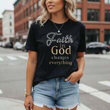 Women's Summer Sets, Cotton T-Shirt With "Faith In God" Letter Print, Casual Short Sleeve Round Neck Top, Loose Fit Religious Graphic T-Shirt, Sizes S-5XL, Soft And Breathable Basic T-Shirt For Everyday Wear, Christian Inspirational Clothing, Women's Spring Sets, 100% Cotton. - 黑色 - 查看 1