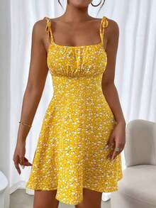 Vestido midi con estampado floral y tirantes anudados en los hombros, vestido bohemio sin espalda con nudo, busto fruncido sin mangas con tirantes finos, ajuste regular, vestido corto con estampado floral pequeño, para primavera/verano, uso diario - Amarillo - Ver 3