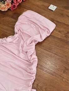 Vestido strapless ajustado de unicolor elegante francés, diseñado para mujeres de moda, con dobladillo asimétrico y faja fluida - perfecto para fiestas, vacaciones en la playa, festivales de música, salidas casuales, citas, etc.Vestido de unicolor, vestido de verano - Rosa Pálido - Ver 5