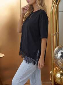 Camiseta casual de mujer con cuello redondo, unicolor, bajo asimétrico con parche de encaje, uso diario básico, top casual de verano, adecuado para vacaciones, verano, primavera, salida a la playa en primavera, top de verano para mujer - Negro - Ver 4