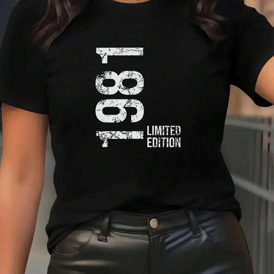 Women's T-Shirt With Sparkling Golden Cherry Design - 黑色 - 查看 1