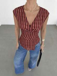 Blusa de mujer con cuello en V a rayas, plisada y con bajo asimétrico - Burdeos - Ver 2