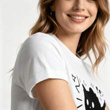 Tops para mujerEsta Chaqueta presenta un diseño de un gatito asustado, diseñado específicamente para chicas adolescentes. Está impreso con un motivo de un gatito , lo que le da un aspecto moderno y elegante. La tela suave y cómoda perfecta para las actividades cotidianas, incluyendo el uso en primavera y verano, actividades escolares y salidas informales, mostrando un estilo único y cómodo. - Blanco - Ver 8