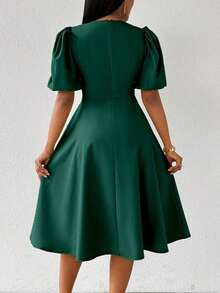 Vestido verde de manga abullonada larga, cuello en V, cintura recogida y bajo acampanado, para primavera y verano - Verde Oscuro - Ver 2