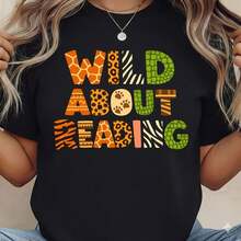 Wild About Reading, Z1ootopia Wild About Reading, TeaC1her Reading Shirt Design, TeaC1her, Animal KinG1Dom 220G Men's AL1Godn Foundation, 220g Of Pure Comfort. Created For Every Human Being, Whether Woman Or Man. Consistent Fabric Of Optimal Quality, Prepared For Any Size, Soft To The Touch But Designed To Hold Up. Breathable Outerwear For Women, Autumn Sets, Vacation Outfits, New Year's Costumes For Her. - 黑色 - 查看 1