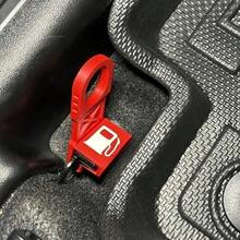 适用于铃木吉姆尼 JB64、JB74（2019-2025 年款）左舵车型的燃油箱盖开关延长拉杆，外观时尚，安装简便。 - 油箱蓋開關延長把手 - 查看 3