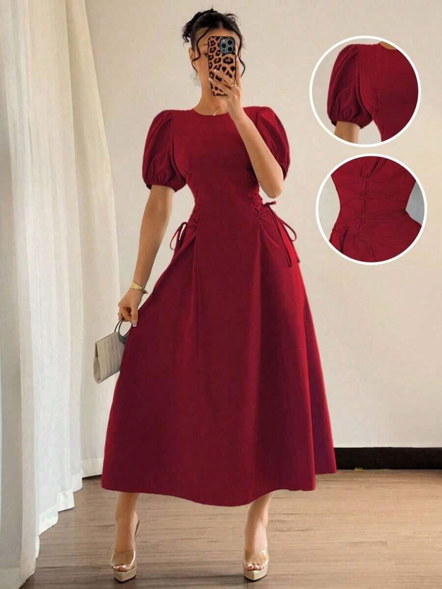 Vestido elegante y romántico para vacaciones de boda de verano 2025 en azul francés regular, con hombros sueltos, mangas abullonadas, cintura drapeada y lazo lateral ajustado - Burdeos - Ver 1