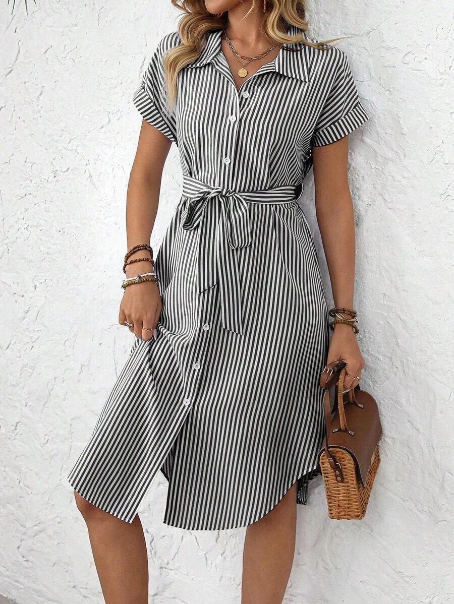 Vestido midi casual de mujer con botones frontales a rayas, vestido de verano con cintura anudada, vestido de trabajo de verano, vestido preppy, vestido con botones para mujer, vestido a rayas azul, vestidos de verano para mujer, conjuntos de v - Blanco y Negro - Ver 1