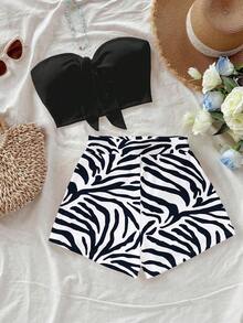 Conjunto de 2 piezas de estilo casual de vacaciones con shorts de estampado de cebra en color albaricoque y verde, y top bandeau negro, adecuado para vacaciones de verano - Blanco y Negro - Ver 1
