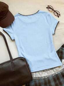 2026 Nueva Moda Camiseta Casual Versátil de Mujer con Cuello Redondo y Mangas Cortas, Contraste de Ribete, Top de Verano, Ropa de Primavera para Exteriores, Top Beige Casual Y2K - Celeste - Ver 3
