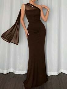 Vestido maxi ajustado de estilo elegante y romántico, con cuello asimétrico, adecuado para fiestas, vacaciones en la playa, vuelta al colegio, citas románticas, temporada de bodas, cumpleaños, Pascua, primavera/verano - Café integral - Ver 2