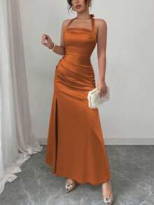Vestido camisero elegante de color champagne, con tela de satén elástica y abertura lateral de largo maxi - Óxido marrón - Ver 3