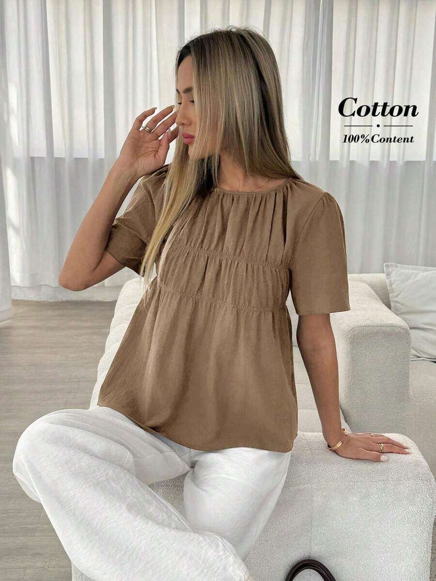 Camisa casual de mujer de unicolor, cuello redondo, manga corta y plisada - Marrón Mocha - Ver 1