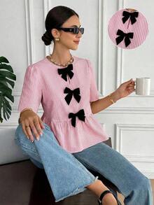 Blusa casual de mujer con rayas y lazo, Blusa de manga corta a rayas elegante para mujer, Decoración de lazo negro vintage, Diseño holgado y estilizante con volantes, Camisa color albaricoque, Verano para mujer, Blusa para salir, Playa para mujer, - Rosa - Ver 1