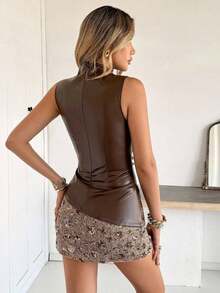 Camiseta ajustada con pliegues y estampado a cuadros para mujer, adecuada para uso diario, trabajo y viajes en verano - Café integral - Ver 2