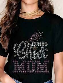 Camiseta Casual de Mujer, Corte Holgado, Cuello Redondo, Manga Corta, con Diseño de Mamá Graduada con Pedrería para Celebración de Graduación - Alta Calidad - Negro - Ver 2