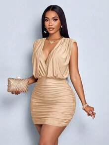 Vestido corto de punto con pliegues y cuello en V profundo sin mangas de unicolor, elegante y casual para uso diario, nuevo estilo. Vestido ajustado con pliegues de tela de punto para verano, ideal para Hawái, fiestas del té, estilo bohemio para la playa, conciertos, vacaciones tropicales. - Caqui - Ver 1