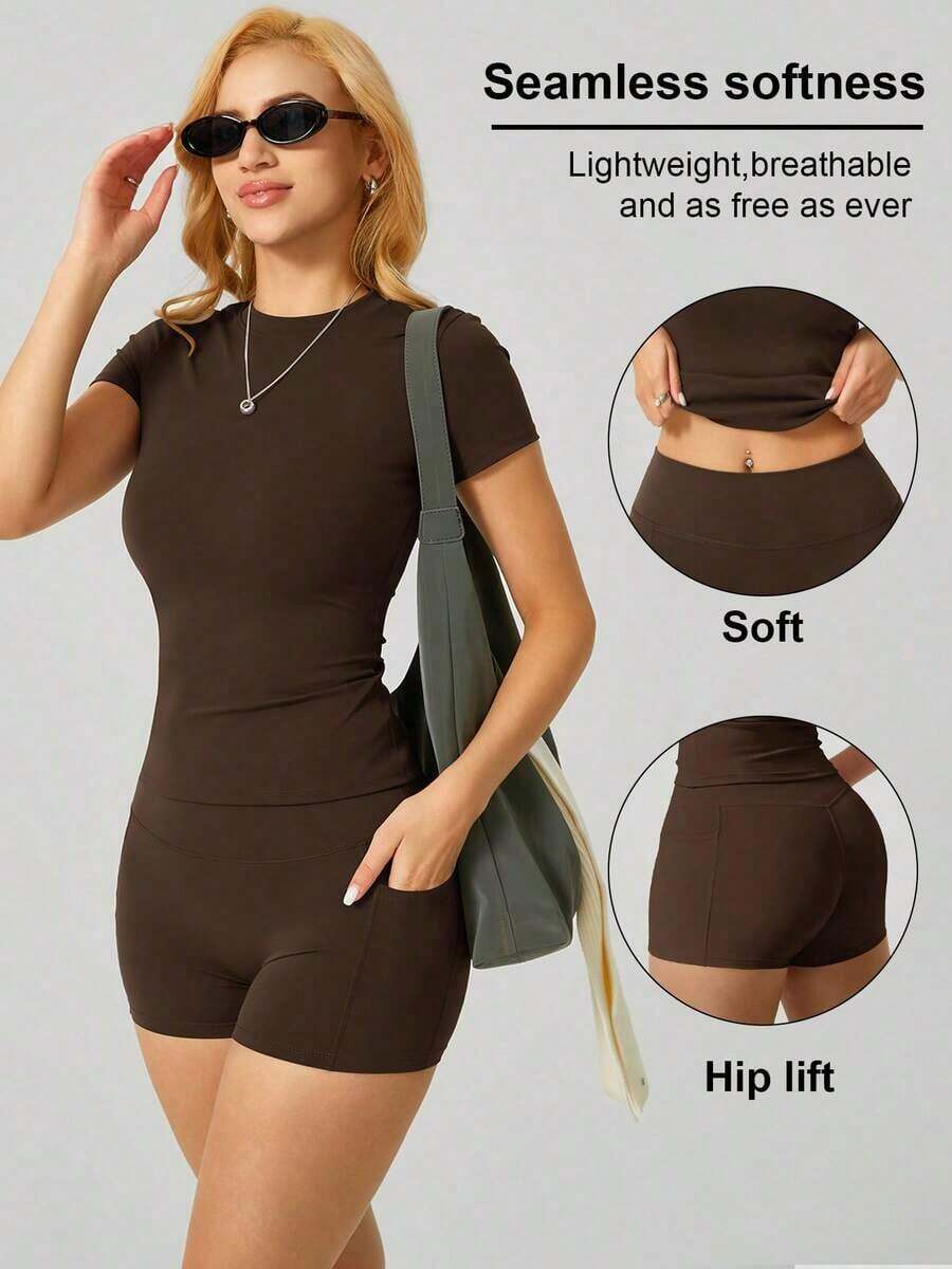 Conjunto de camiseta de manga corta de cuello redondo y pantalones cortos deportivos con bolsillo lateral para mujer, para el verano - Marrón - Ver 1