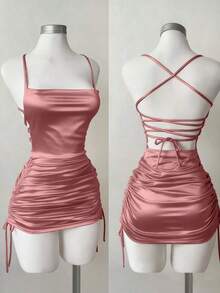 Vestido de mujer minimalista con tirantes finos, fruncido y escote bajo - Rosa - Ver 2