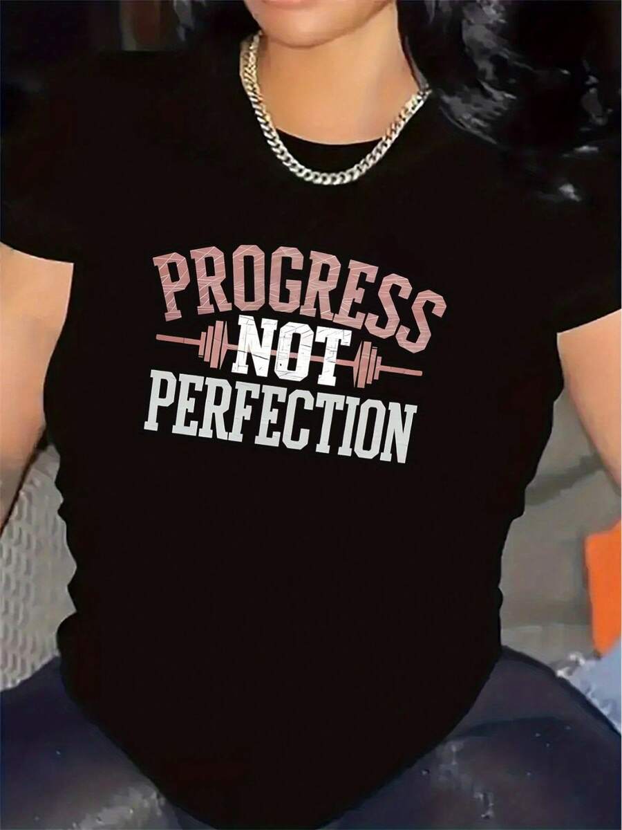 Camiseta de diseño sencillo, estampada con las palabras "Progreso, no Perfección". | Una opción ideal para entrenamientos en el gimnasio, ligera y duradera, cómoda y ajustada, adecuada para el uso diario, ideal para actividades en casa o al aire libre, diseño de moda unisex, cuello redondo, tela ligeramente elástica. Elegante y práctica para el verano. - Negro - Ver 1