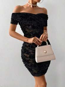 Vestido ajustado para mujer con hombros abiertos, manga corta y adornos con cuentas - Negro 2 - Ver 3