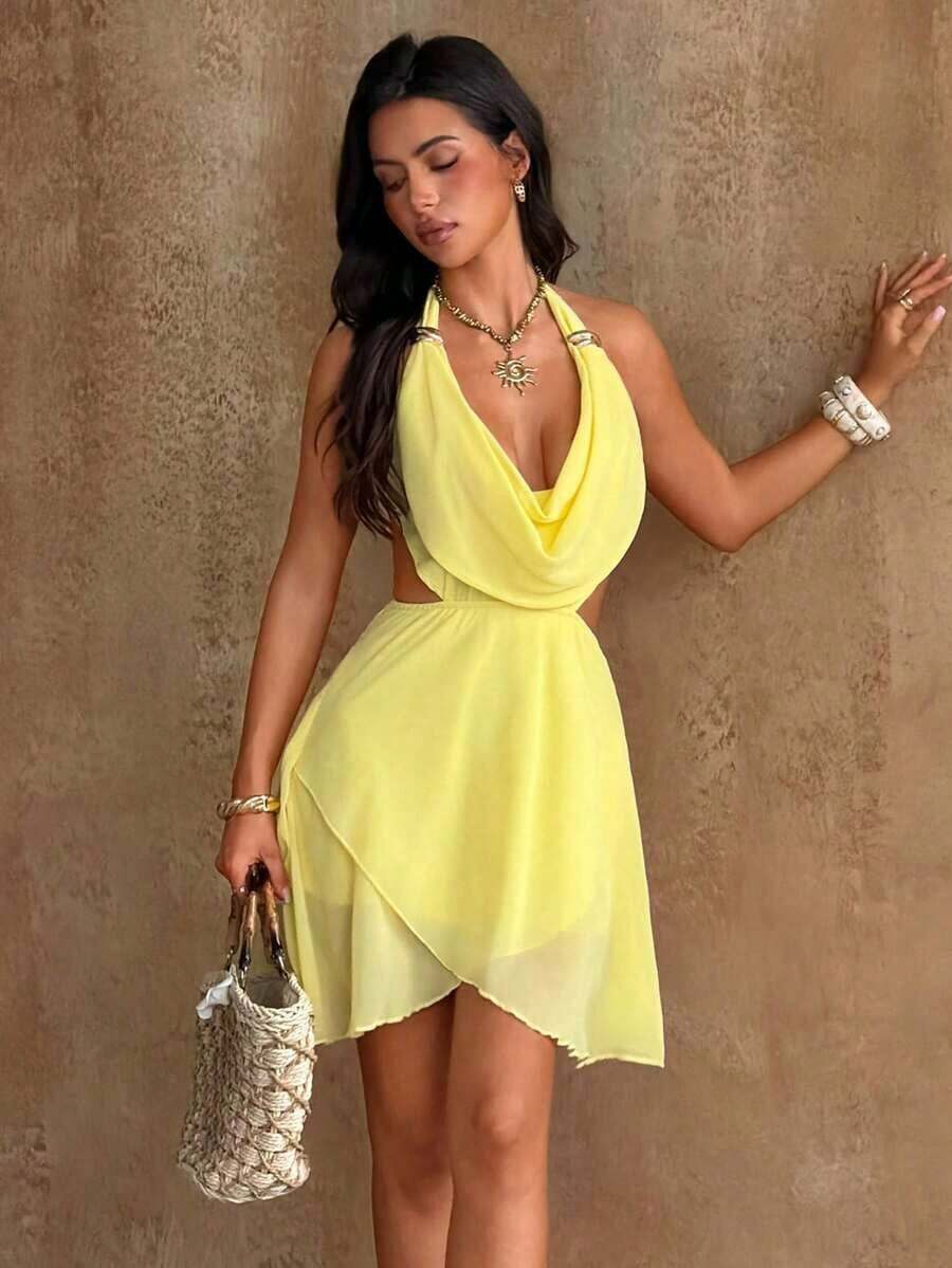 Vestido corto sin mangas de gasa con cuello drapeado, espalda descubierta, lazo, volantes y bajo asimétrico en color amarillo claro sólido. Elegante, encantador y versátil para vacaciones, eventos casuales, festivales de música, uso diario y citas. Estilo vintage francés para primavera y verano. - Amarillo - Ver 1