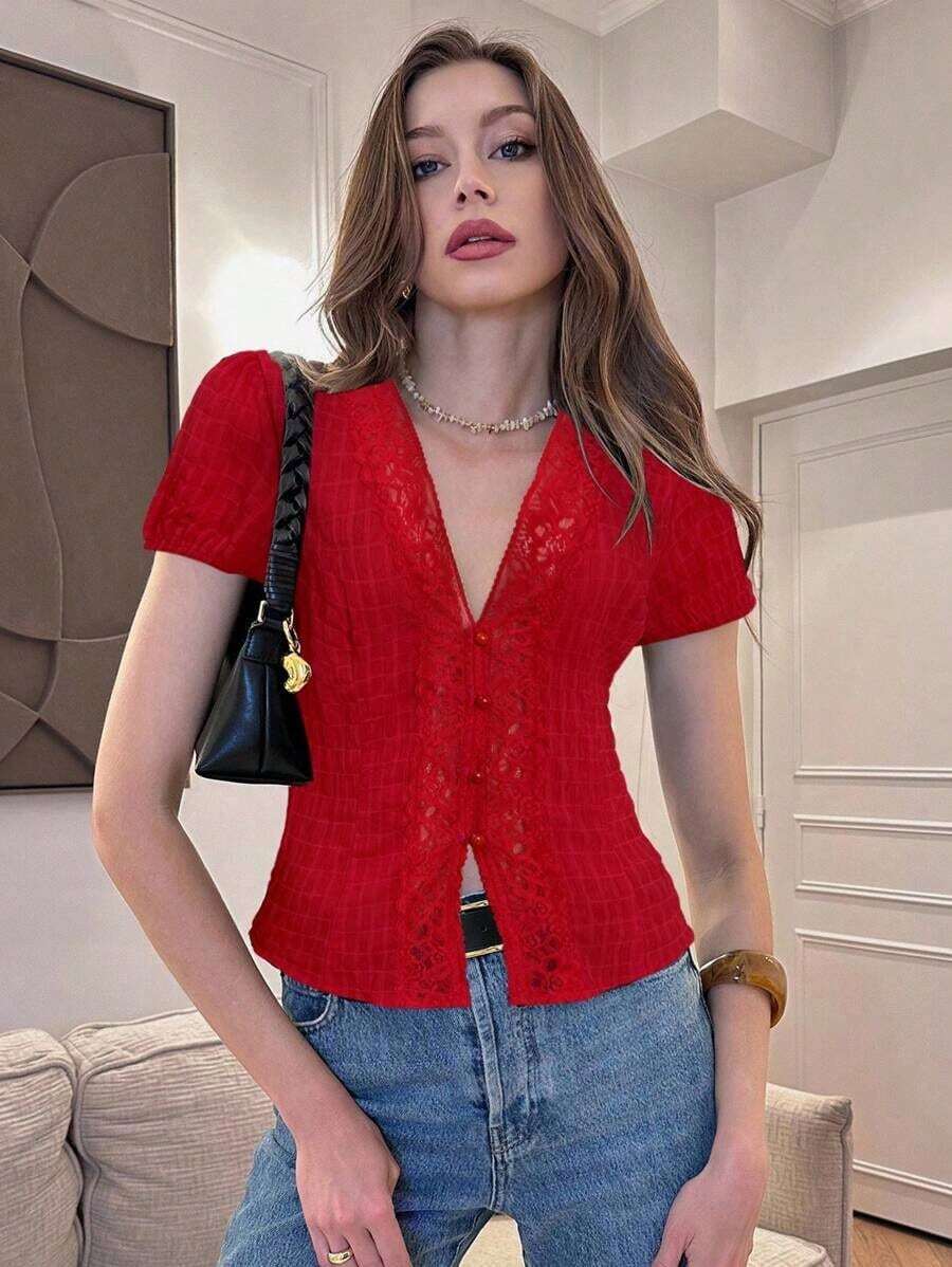 Blusa de mujer con cuello en V de encaje francés, con botones y pliegues para la universidad - Rojo - Ver 1