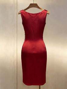 Vestido ajustado sin mangas con cuello drapeado de satén color dorado champán - Rojo - Ver 2