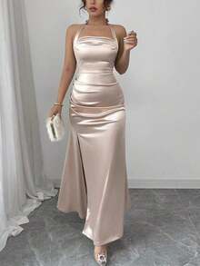 Vestido camisero elegante de color champagne, con tela de satén elástica y abertura lateral de largo maxi - Champán - Ver 3