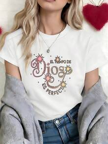 Minimalist Ink Wash Heart Flower Graphic T-Shirt, 100% Cotton Oversized Soft Elegant Tee, Casual Crewneck Top for Coffee Dates & Young Women - Blanco - Ver 6