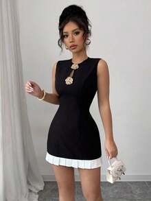 Raffinéa Vestido con hebilla de metal hueca y ribete de volantes para mujer - Blanco y Negro - Ver 4