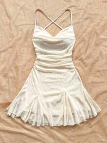 Vestido mini de mujer para vacaciones con tirantes finos, escote pronunciado, espalda descubierta, lazo, bajo estilo sirena, estilo romántico, vestido mini para pausas de té, caminatas al aire libre, citas, atuendo de playa, malla, joven y feme - Beis - Ver 4