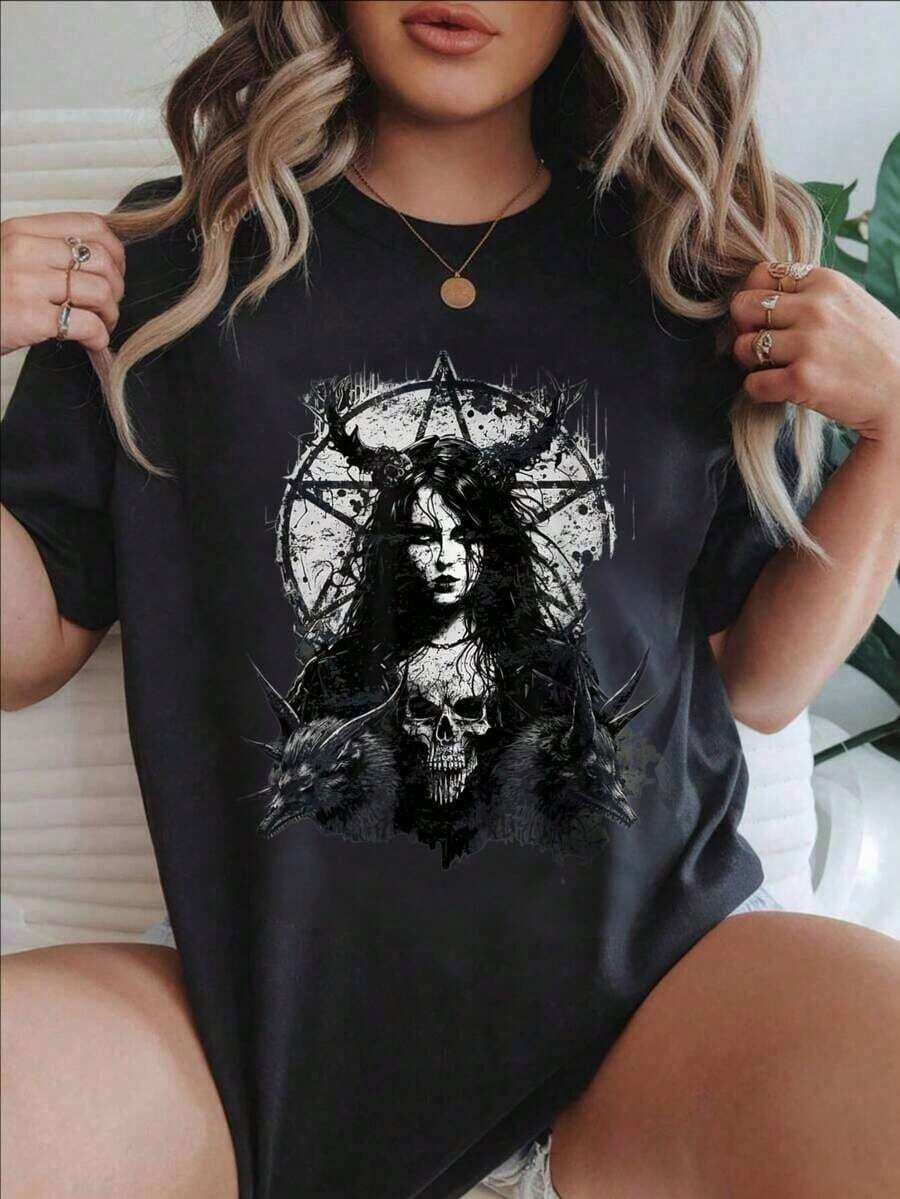 Camiseta Casual de Manga Corta para Mujer - Diseño Gótico en Blanco y Negro con Calavera y Pentagrama, Cuello Redondo, Top de Verano, Lavable a Máquina, Camisetas para Damas, Ropa Casual, Estilo Moderno, Ajuste Cómodo
-Blanco - Negro - Ver 1