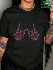 Limited Edition Women's Short Sleeve T-Shirt, Suitable For Everyday Wear, Casual Outings, Holidays, And Weekends. Features A Skeleton Hands Print Making A Rock 'n' Roll Gesture, A Round Neck, No Side Pockets, No Zippers, No Buttons, Made Of Polyester, With A Casual And Alternative Style, Perfect For Spring And Summer. Domestic Shipping. Lightweight Cotton. - 黑色 - 查看 1