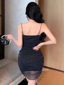 Vestido mini elegante de mujer con tirantes de espagueti, plisado y de unicolor, vestido de verano para la temporada de regreso a la escuela - Negro - Ver 7
