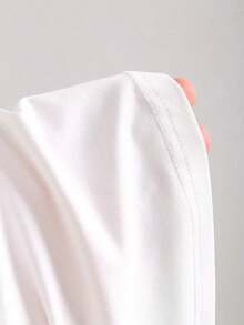 Nueva camiseta casual de primavera/verano para mujer, de estilo elegante y chic de la calle, con hombro asimétrico, ajuste delgado, deportiva, versátil y cómoda - Blanco - Ver 4
