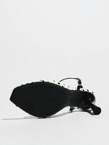 Giày sandal cao gót nữ, thích hợp cho mùa xuân/hè, hộp đêm, tiệc tùng, hoạt động ngoài trời, thời trang thượng lưu, tiệc cao cấp, chế tác gương tinh xảo, gót cao màu đen mảnh, mũi vuông nhỏ, dự tiệc, kỳ nghỉ, phong cách sang trọng, quai chéo mỏng bằng da PU gợi cảm, chấm bi bóng, chất liệu thoải mái, quai mảnh quyến rũ, giày trắng thanh lịch, sandal sang trọng, giày cao gót thường ngày. - trắng - Xem 8