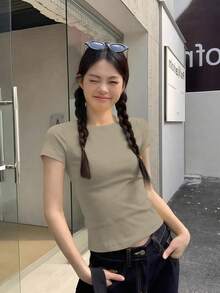 卡其色女款正肩短袖T恤，夏季圓領修身顯瘦時尚美式風百搭性感上衣休閒款 - 卡其色 - 查看 6