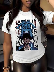 Figura sombría con energía azul intensa que representa la transformación y la fuerza interior frente a la oscuridad y el poder oculto camiseta de mujer con estilo urbano moderno ideal para uso diario - Blanco - Ver 5